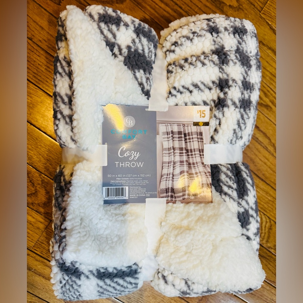 Comfort Bay Soft Grey and White Plaid Throw Blanket